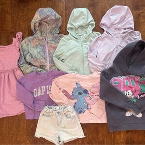 Girl’s clothing bundle size 5/6- gap, Uniqlo, cotton on